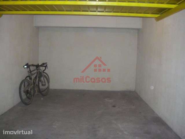 Garagem / BOX / Armazém centro da cidade Torres Vedras - Grande imagem: 2/19