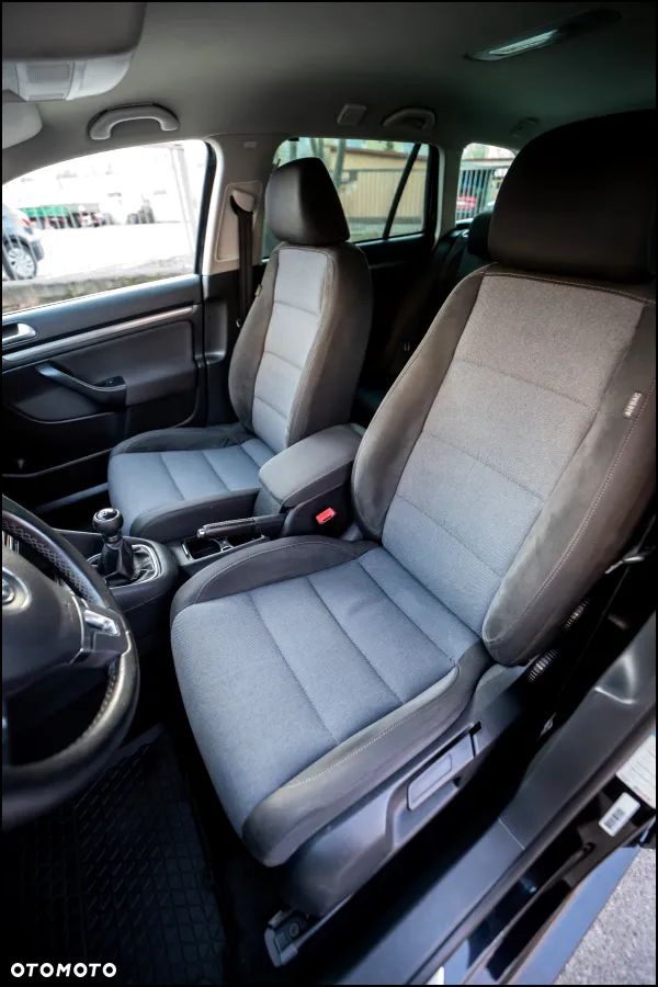 Volkswagen Golf - 30