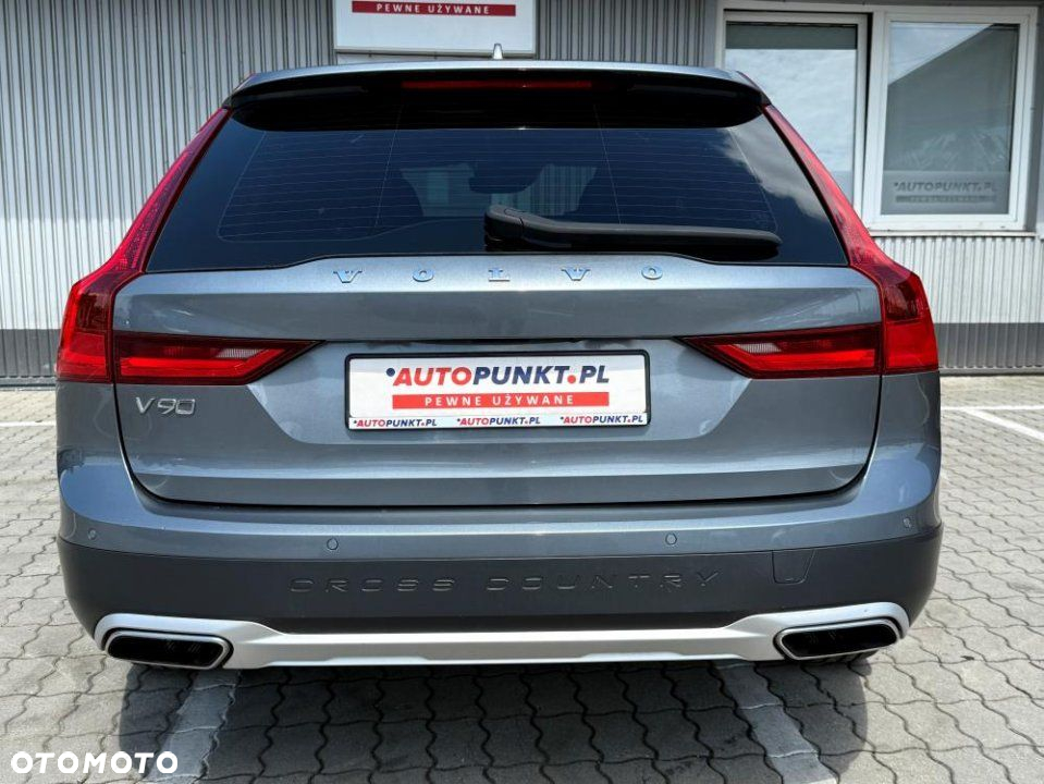 Volvo V90 Cross Country - 4