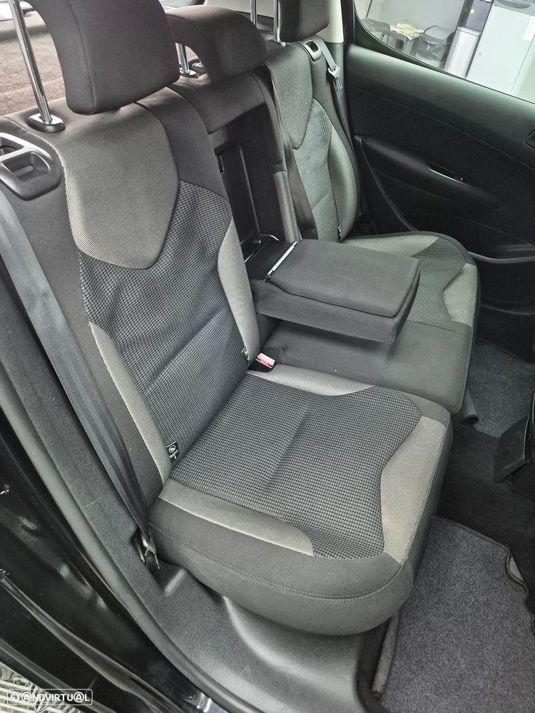 Peugeot 308 1.6 e-HDi Active CMP6 - 17