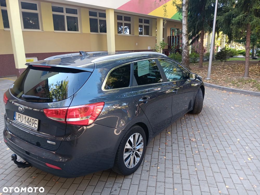 Kia Ceed - 4