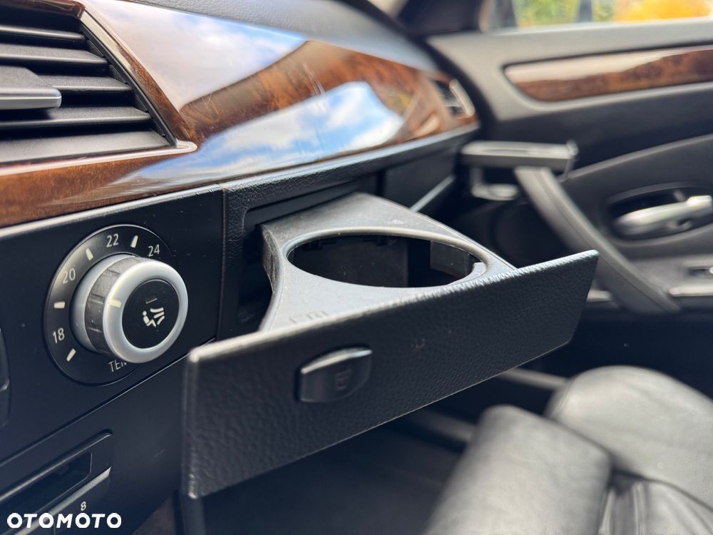 BMW Seria 5 525d - 6