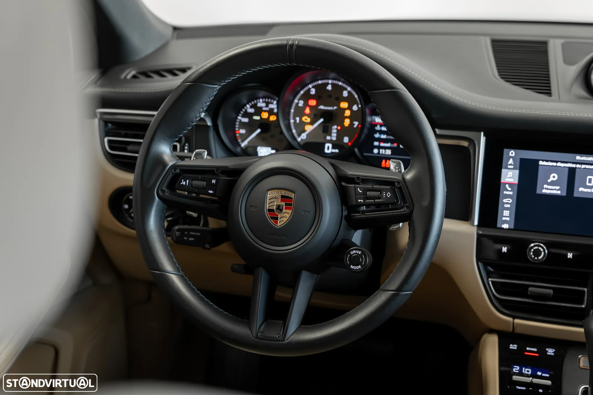 Porsche Macan T - 11