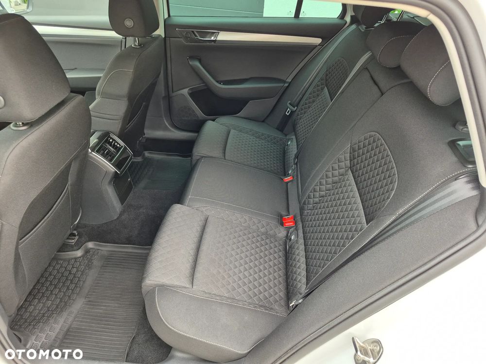 Skoda Superb 2.0 TDI SCR Ambition DSG - 7
