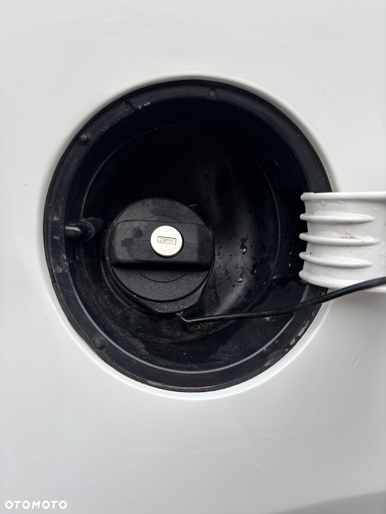 Volkswagen up! (BlueMotion Technology) move - 12