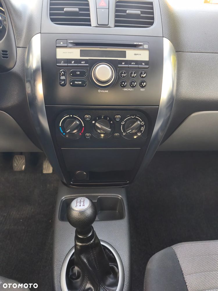 Suzuki SX4 1.6 VVT 4x4 Club - 32