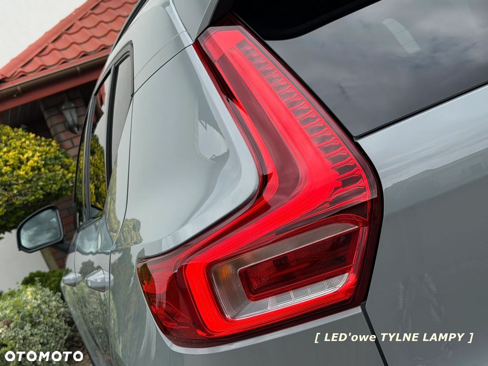 Volvo XC 40 B3 B DKG Ultra Black Edition - 32