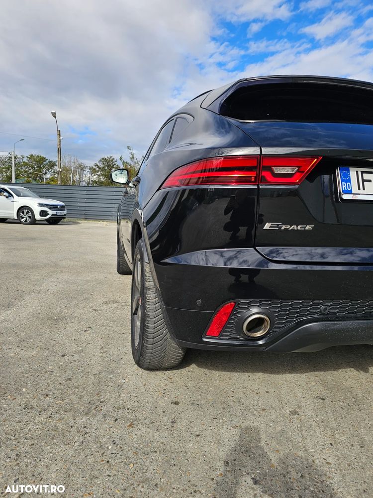 Jaguar E-Pace P250 AWD R-Dynamic Black - 11