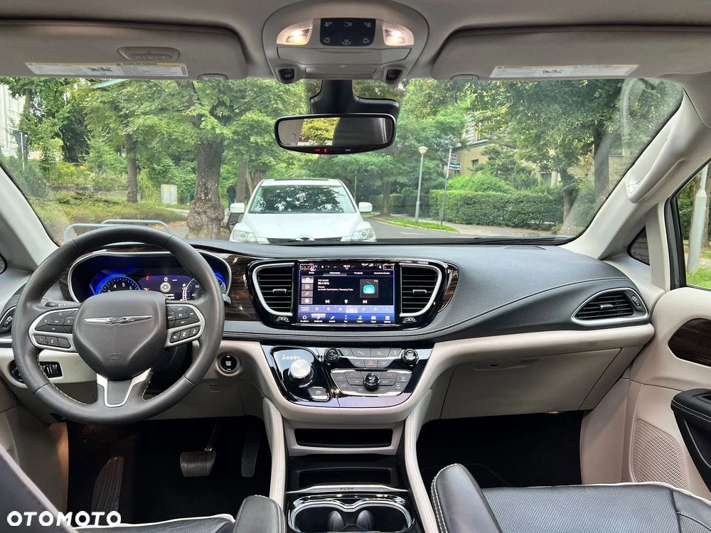 Chrysler Pacifica - 24