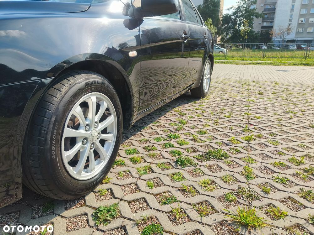 Mitsubishi Lancer - 10