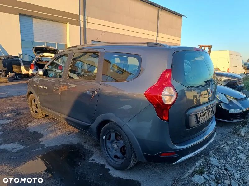 Dacia Lodgy TCe 115 Stepway Celebration - 6