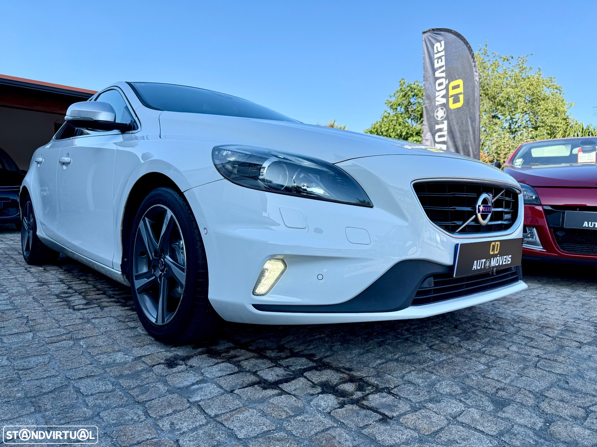 Volvo V40 1.6 D2 R-Design - 28