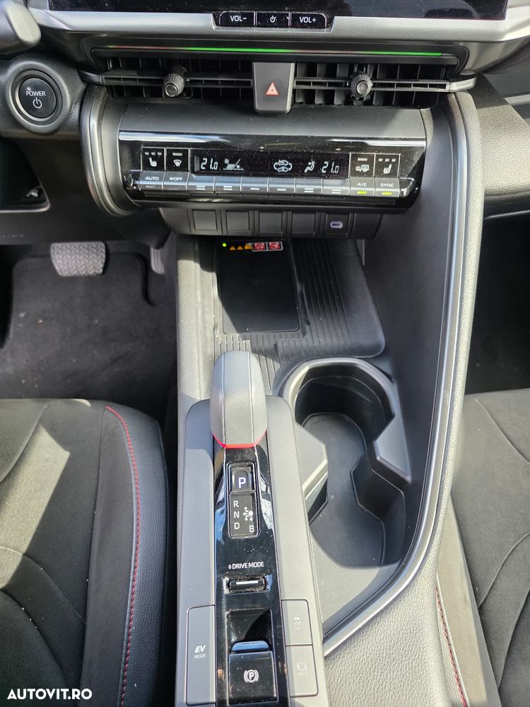 Toyota C-HR 2.0 HEV 197 CP 4x4 CVT Premiere Edition - 12