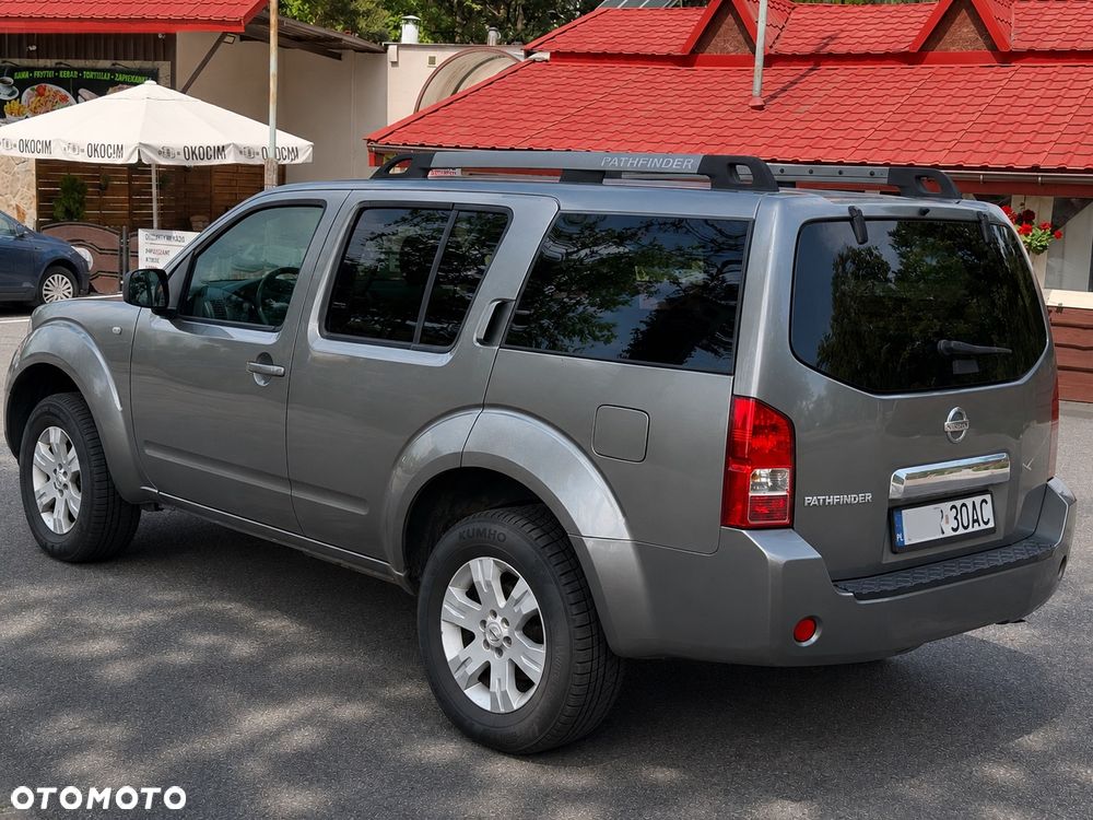 Nissan Pathfinder 2.5 D XE - 3