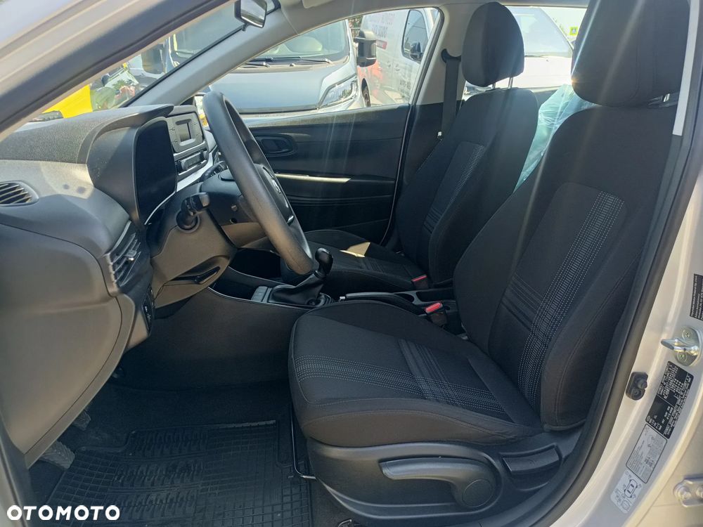 Hyundai i20 1.2 Pure - 10