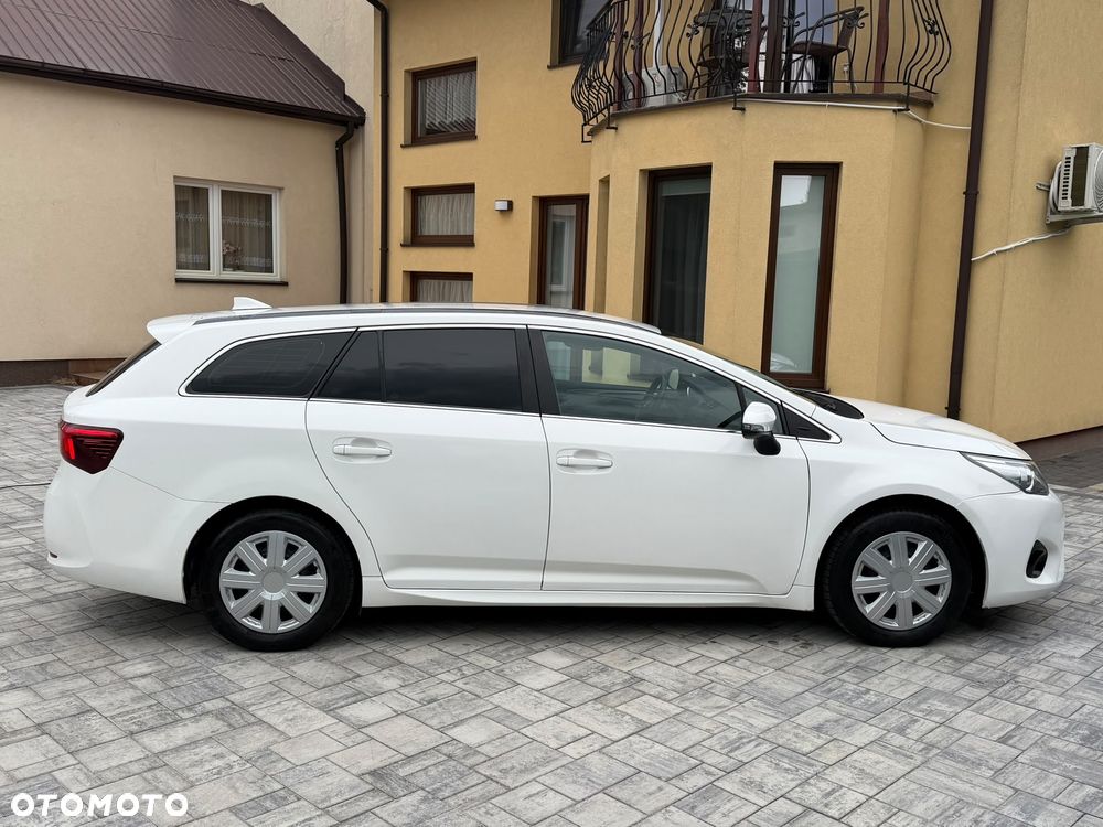 Toyota Avensis 1.8 Active - 6