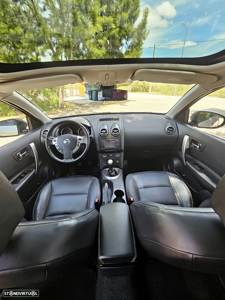 Nissan Qashqai 1.6 Tekna Premium 18 - 23