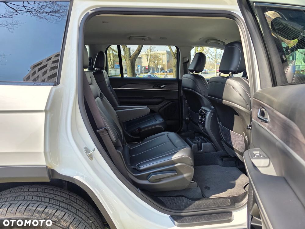 Jeep Grand Cherokee - 36