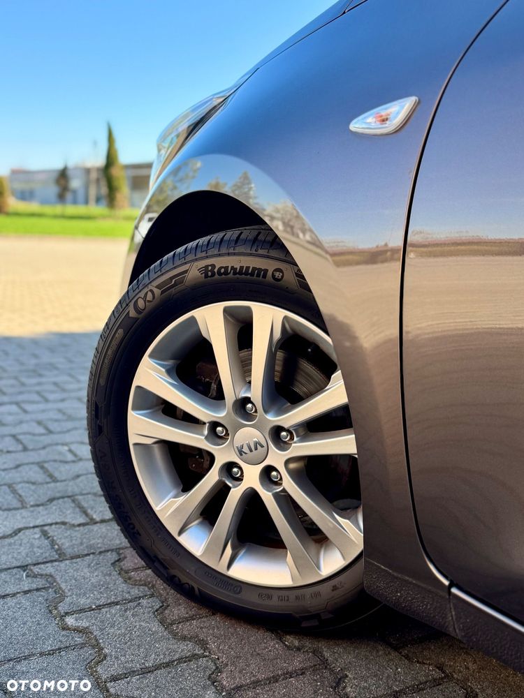 Kia Ceed 1.6 GDI Dream Team Edition - 29