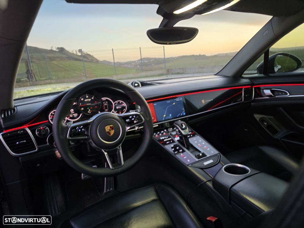 Porsche Panamera - 10