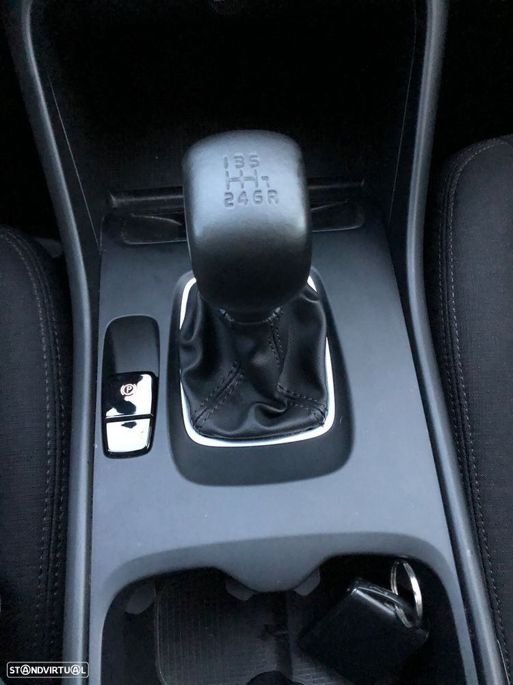 Volvo XC 40 1.5 T2 Momentum Plus - 25