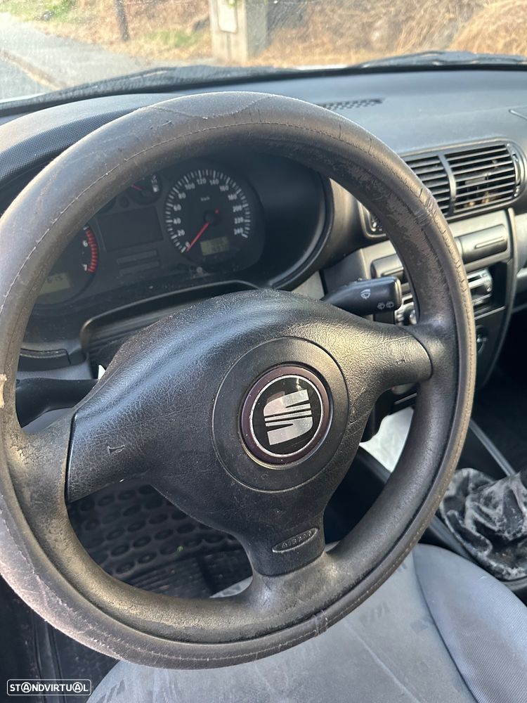 SEAT Leon 1.6 Signo - 4
