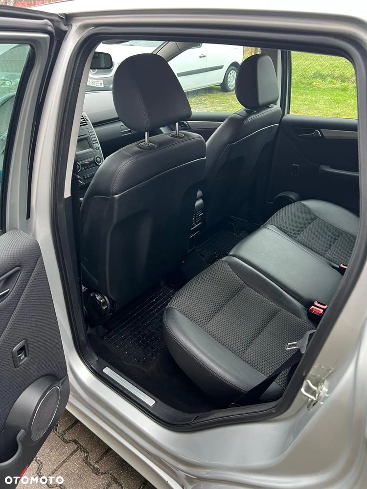 Mercedes-Benz Klasa A 200 CDI Autotronic Avantgarde - 25