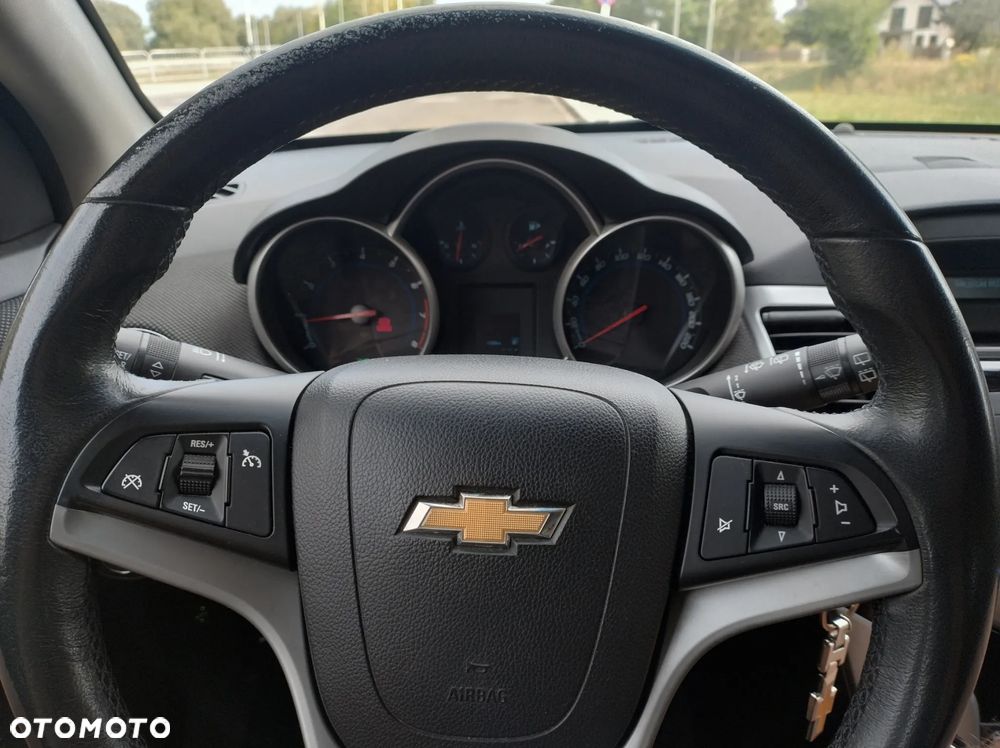 Chevrolet Cruze 1.6 LT - 26