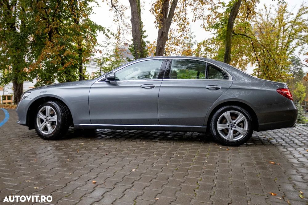 Mercedes-Benz E 220 d 4MATIC Aut. - 4