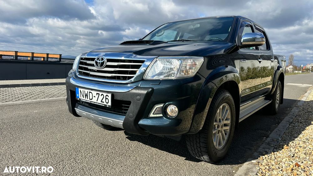 Toyota Hilux - 2