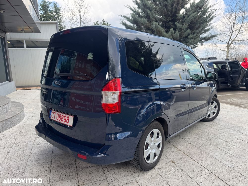 Ford Tourneo Courier 1.5 TDCi S&S Ambiente - 3