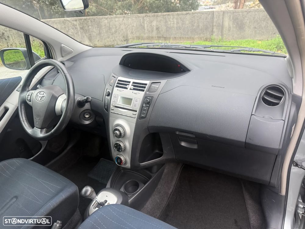 Toyota Yaris 1.3 Auto Sol - 14