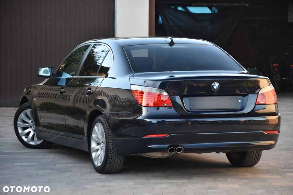 BMW Seria 5 525d Edition Sport - 6