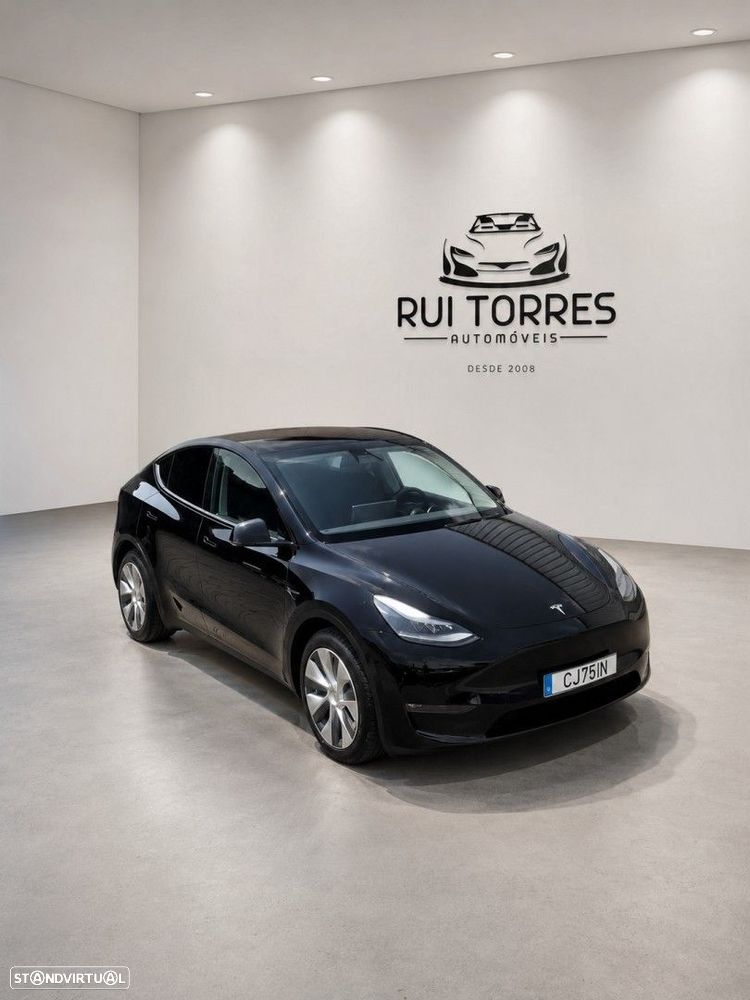 Tesla Model Y Long Range Dual Motor AWD - 3