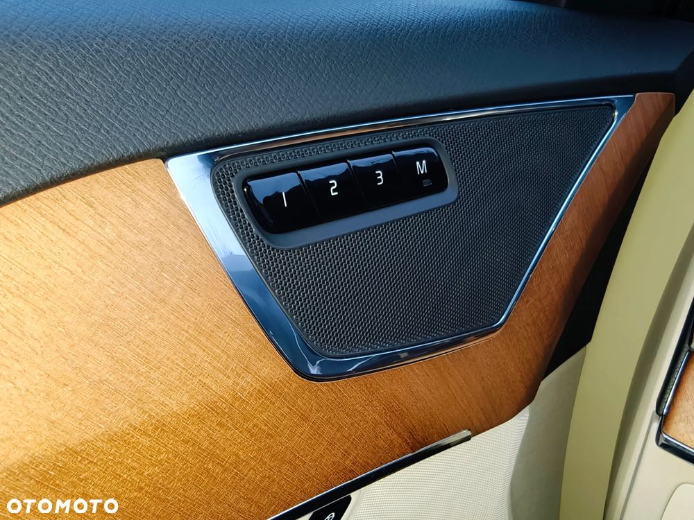 Volvo XC 90 T6 AWD Geartronic Momentum - 31