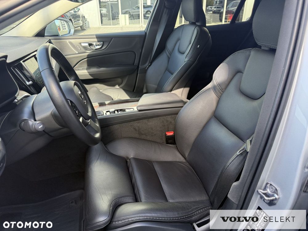 Volvo V60 Cross Country - 12