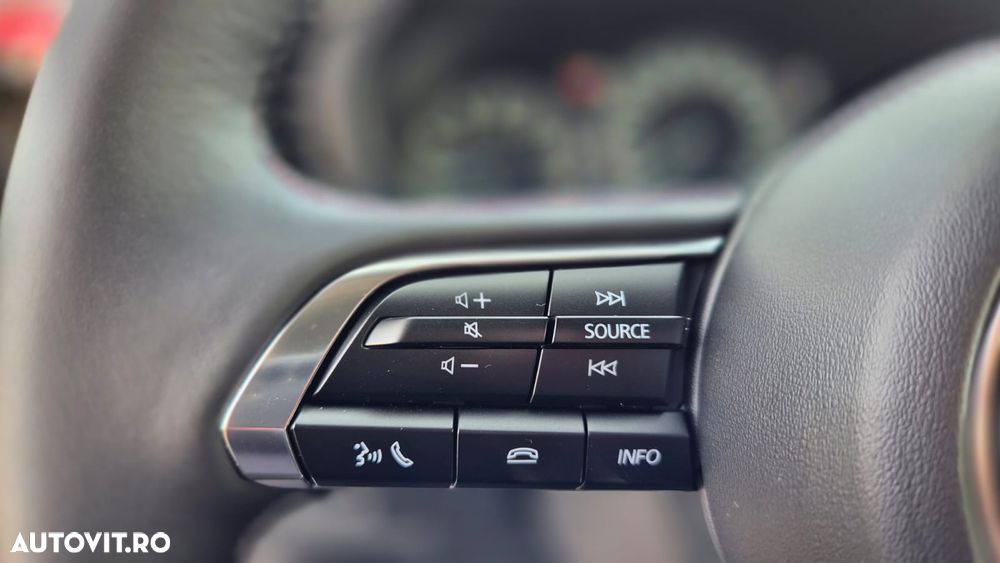 Mazda 3 e-Skyactiv X186 AT MHEV Exclusive-Line - 13