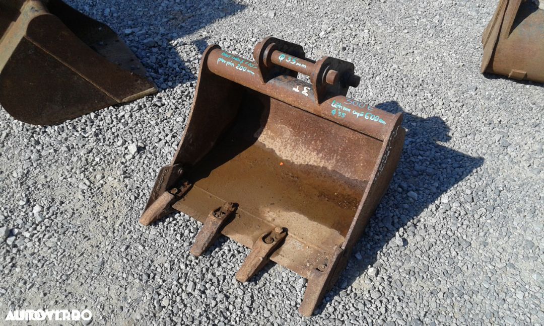 Cupa pentru miniexcavator cu greutatea cuprinsa intre 3 si 3,5 tone - 1