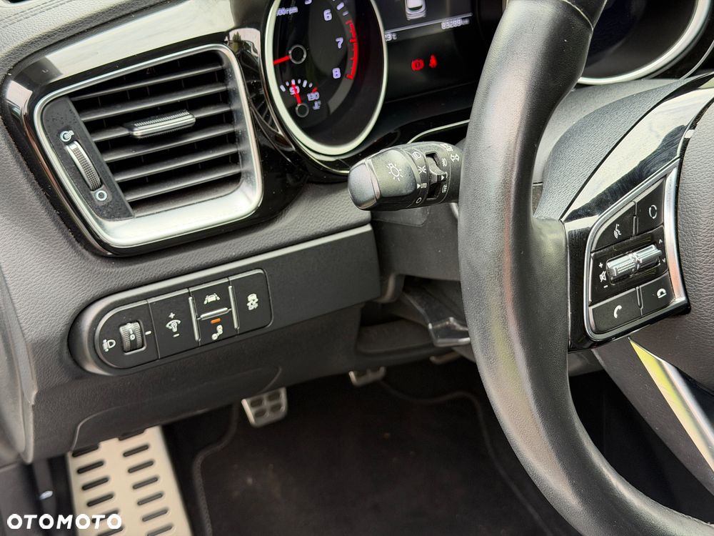 Kia Ceed 1.4 T-GDI OPF GT Line - 32
