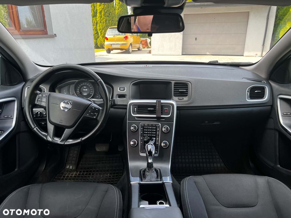 Volvo S60 D3 Base - 4