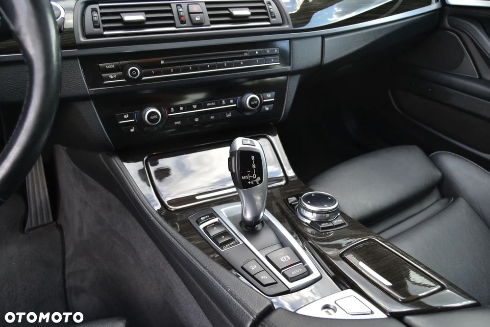 BMW Seria 5 530d xDrive - 17