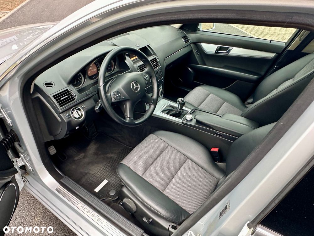 Mercedes-Benz Klasa C 180 BlueEFFICIENCY Avantgarde - 5