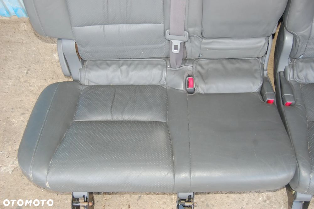 TOYOTA LAND CRUISER 120 - Kanapa 2 rząd skóra. - 3