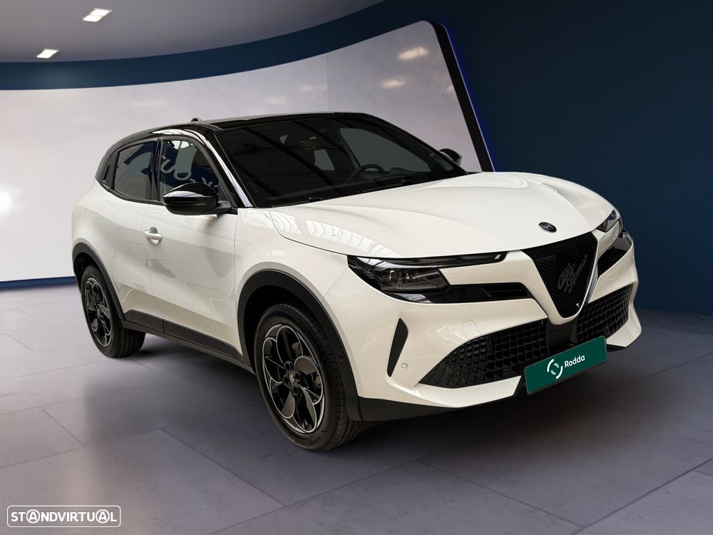 Alfa Romeo Junior 1.2 eDCT6 - 1