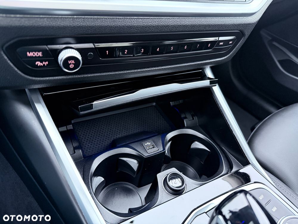 BMW Seria 3 320d Edition M Sport Shadow - 12