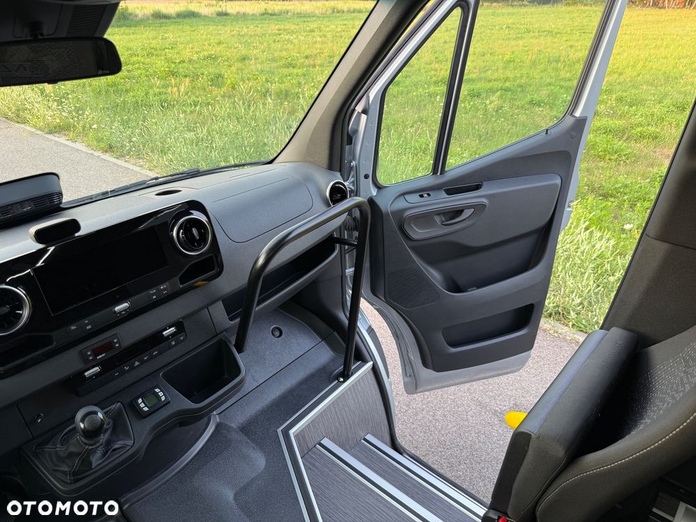 Mercedes-Benz Sprinter 519 - 20