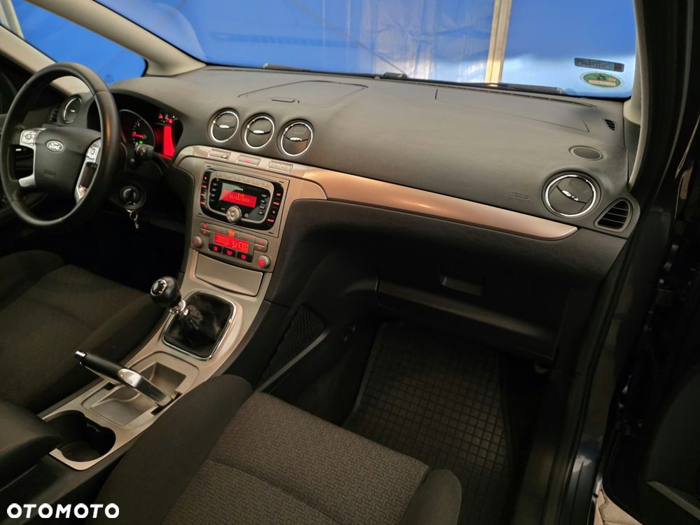 Ford S-Max - 26