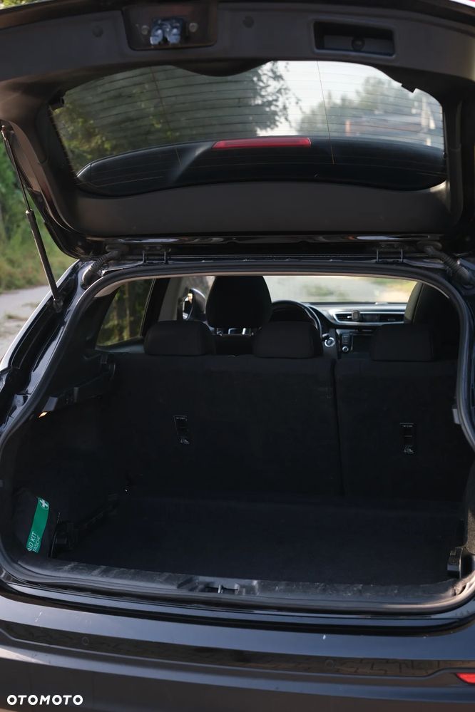 Nissan Qashqai 1.3 DIG-T N-Connecta DCT - 13