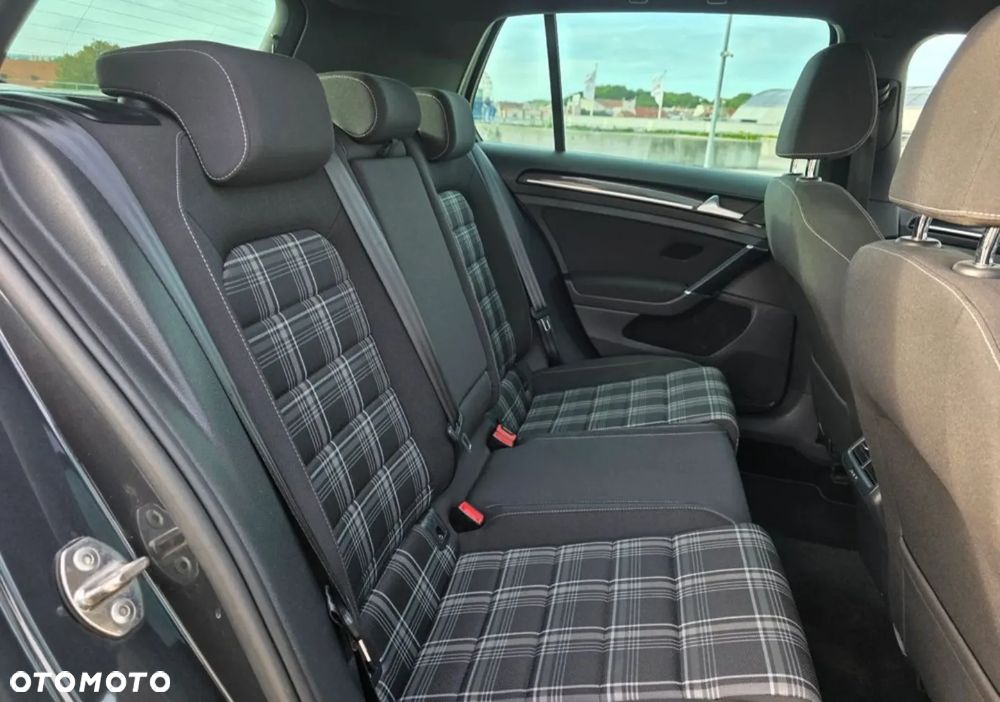 Volkswagen Golf 2.0 TDI BMT GTD - 28