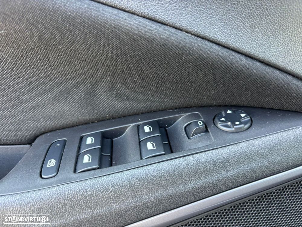 Opel Crossland 1.5 D Business - 14